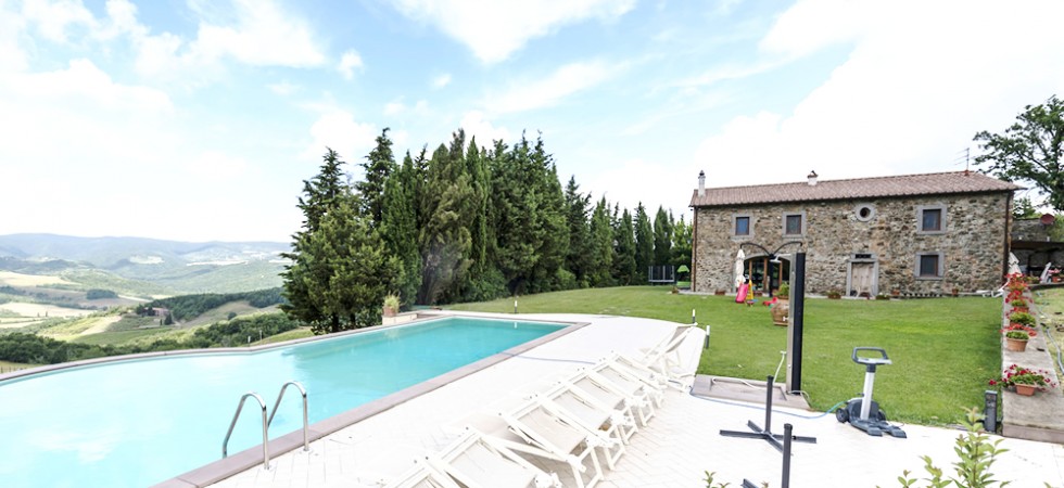 Stunning farmhouse with swimming pool and wine farm near Lajatico, Tuscany Coast