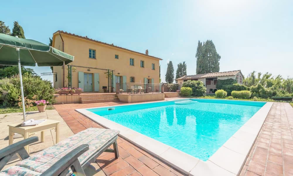 Farmhouse in stunning location with panoramic swimming pool, Castelfalfi, Florence, Tuscany