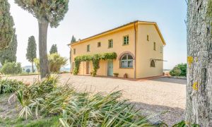 Beautiful restored farmhouse with panoramic swimming pool, Castelfalfi, Florence, Tuscany