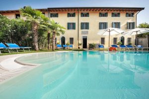 Magnificent Historical 7 BDR Villa with swimming pool, Sirmione, Lake Garda