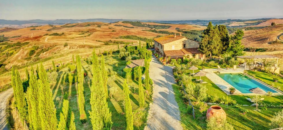 Stunning Tuscan farmhouse in idyllic setting, private panoramic pool, Florence, Tuscany