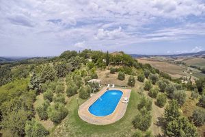 Stunning farmhouse with panoramic swimming pool in the Volterra Hills