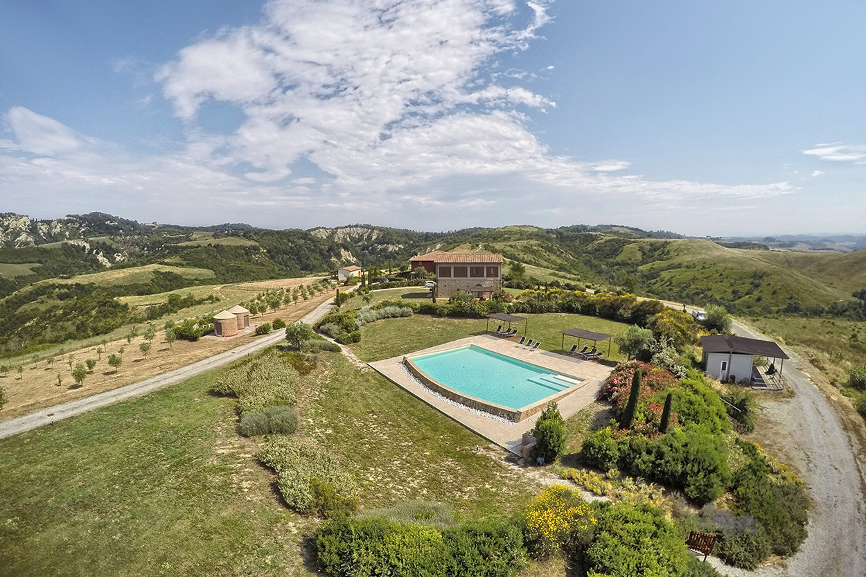Stunning 2 BDR apt and semi-detached, panoramic swimming pool, Palaia, Pisa, Tuscany