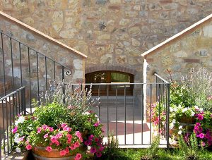 Beautiful apartments with swimming pool in the heart of the Chianti, Gaiole in Chianti, Siena, Tuscany