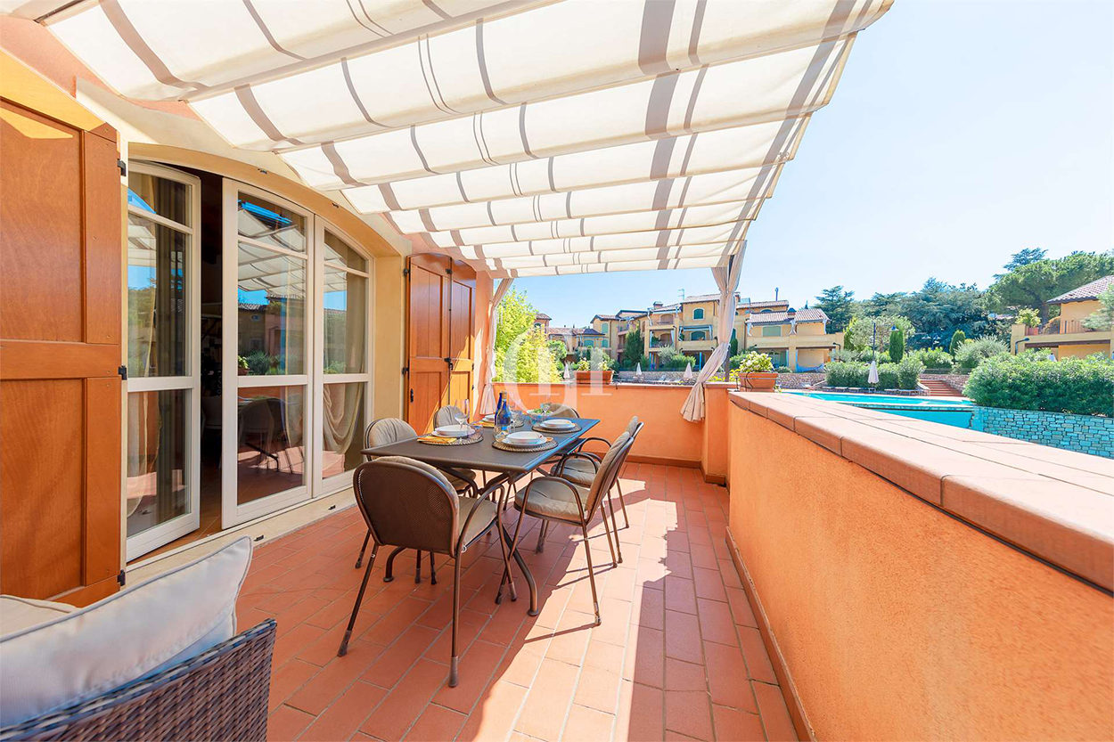 Stunning 2 BDR apartment with panoramic terraces, swimming pool, Manerba, Lake Garda