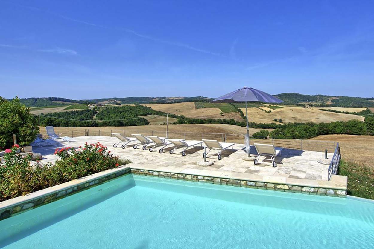 Stunning 2 bedroom semi detached farmhouse with infinity pool, Volterra, Pisa, Tuscany