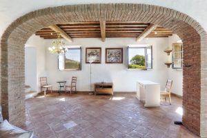 Stunning 2 bedroom semi detached farmhouse with infinity pool, Volterra, Pisa, Tuscany