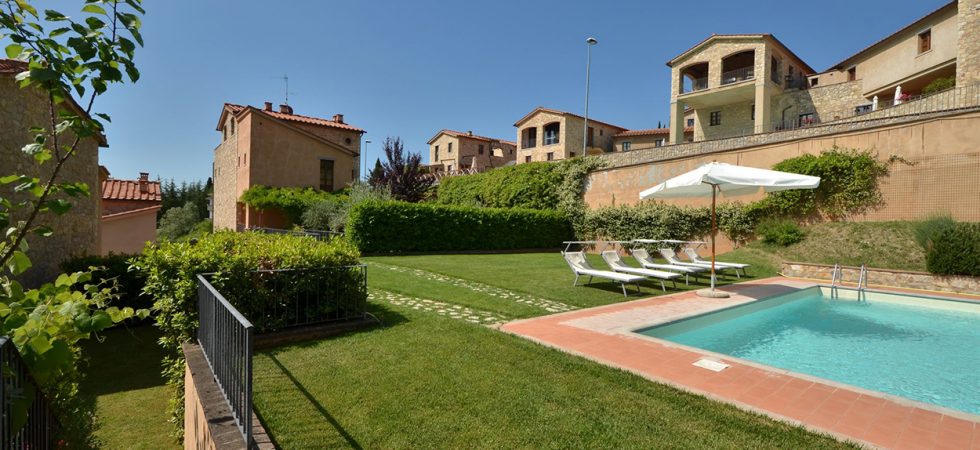 Beautiful villa with swimming pool in the heart of the Chianti, Gaiole in Chianti, Siena, Tuscany