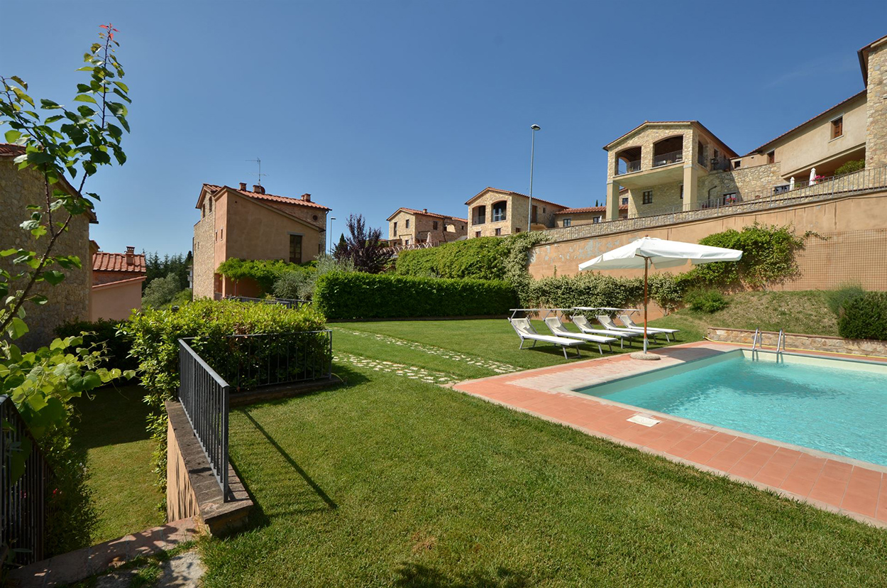 Beautiful villa with swimming pool in the heart of the Chianti, Gaiole in Chianti, Siena, Tuscany