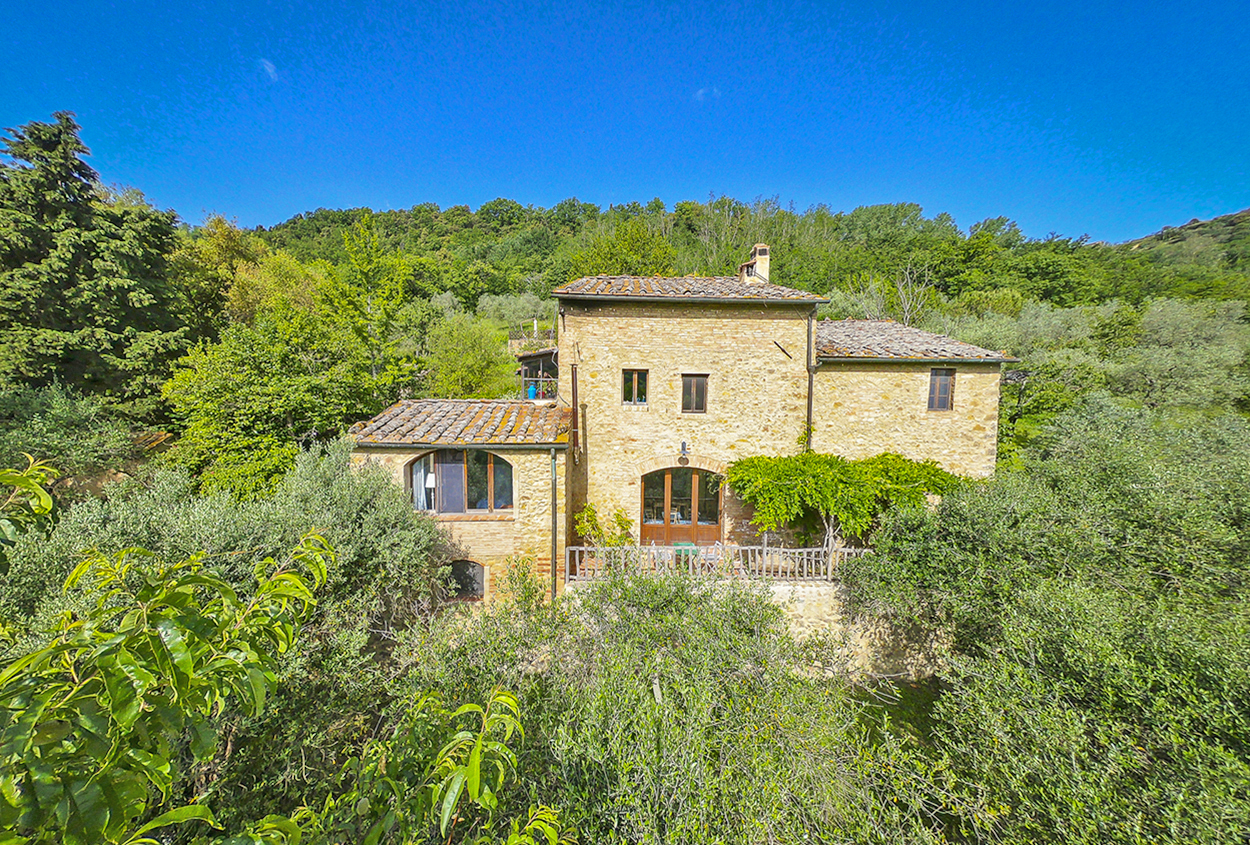 Charming 4 BDR farmhouse with pool, stunning views, Volterra, Pisa, Tuscany