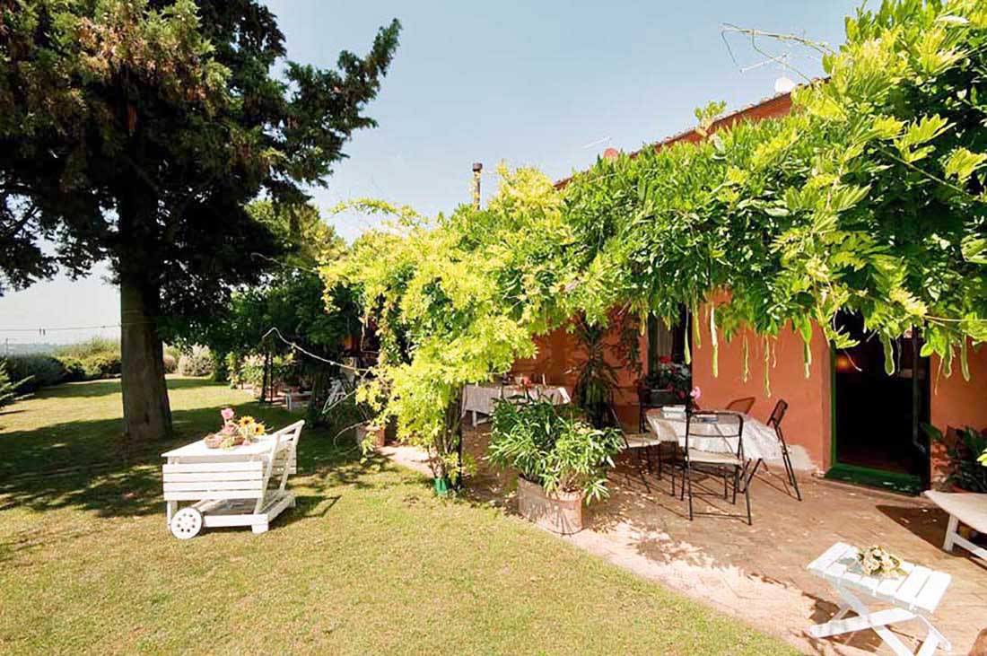 Gorgeous 4 BDR farmhouse, totally refurbished with land and swimming pool, Peccioli, Pisa, Tuscany.