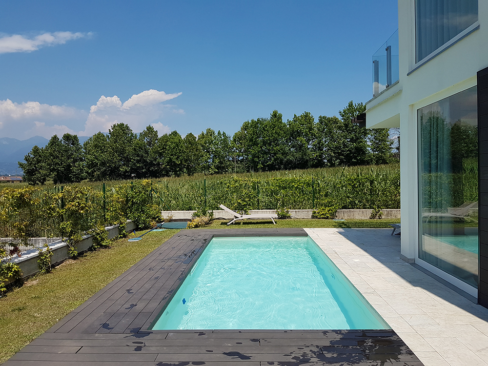 Stunning modern villa with private swimming pool in Manerba, Lake Garda