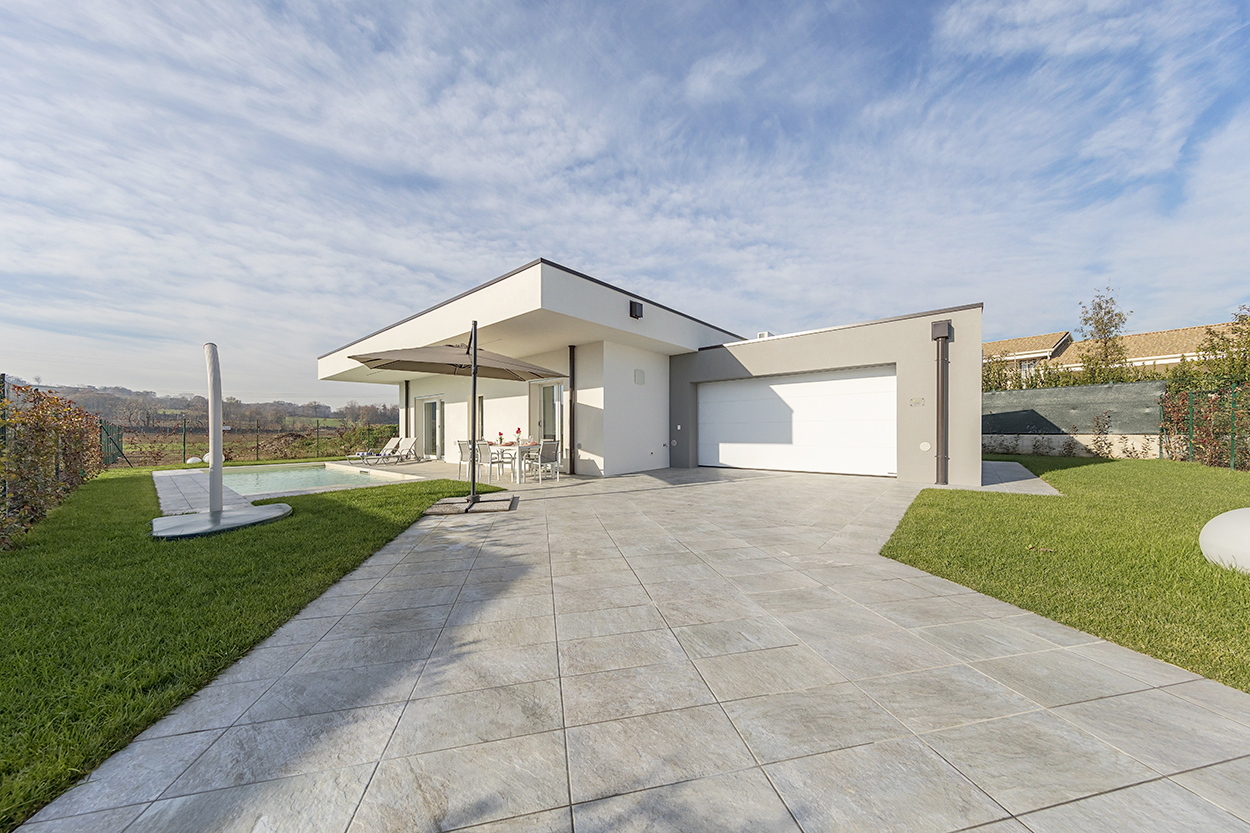 Modern 3 BDR villa newly built, Desenzano, Lake Garda