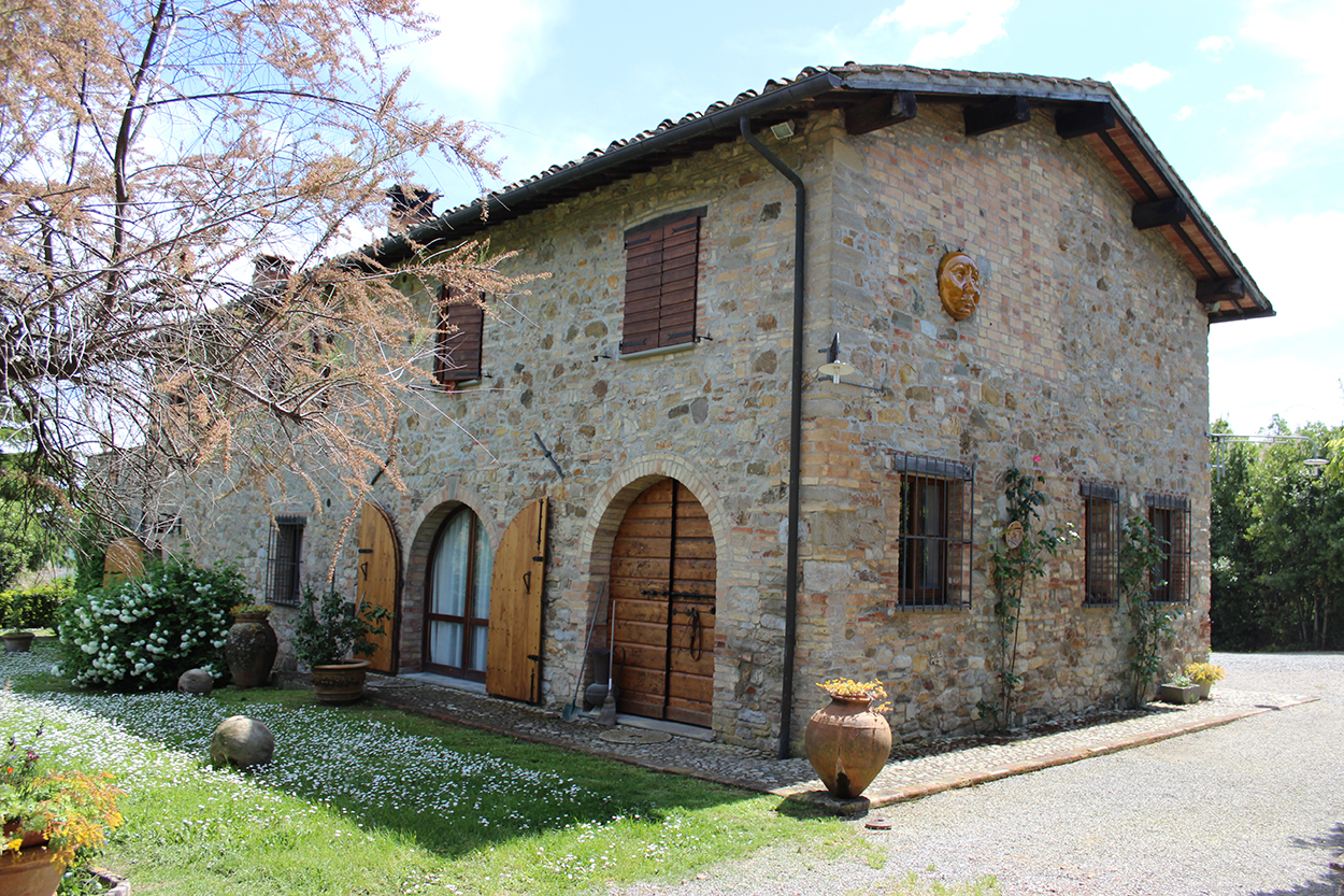 A 9 BDR FARMHOUSE WITH OLIVE TREES, PANORAMIC VIEWS, CHIANNI, PISA, TUSCANY