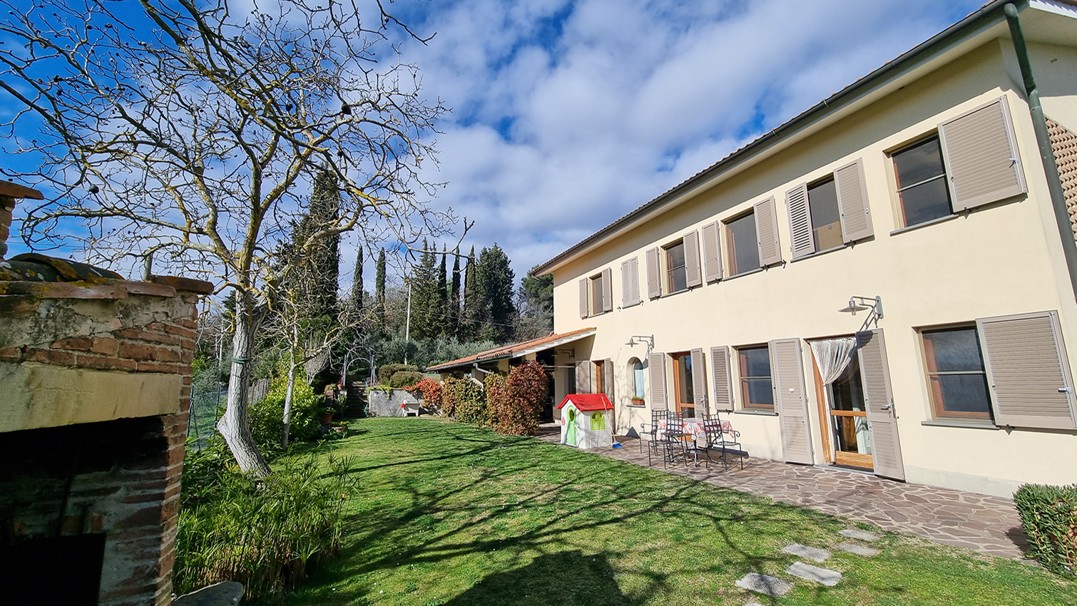BEAUTIFUL 4 BDR VILLA WITH GARDEN AND SWIMMING POOL, PALAIA, PISA, TUSCANY
