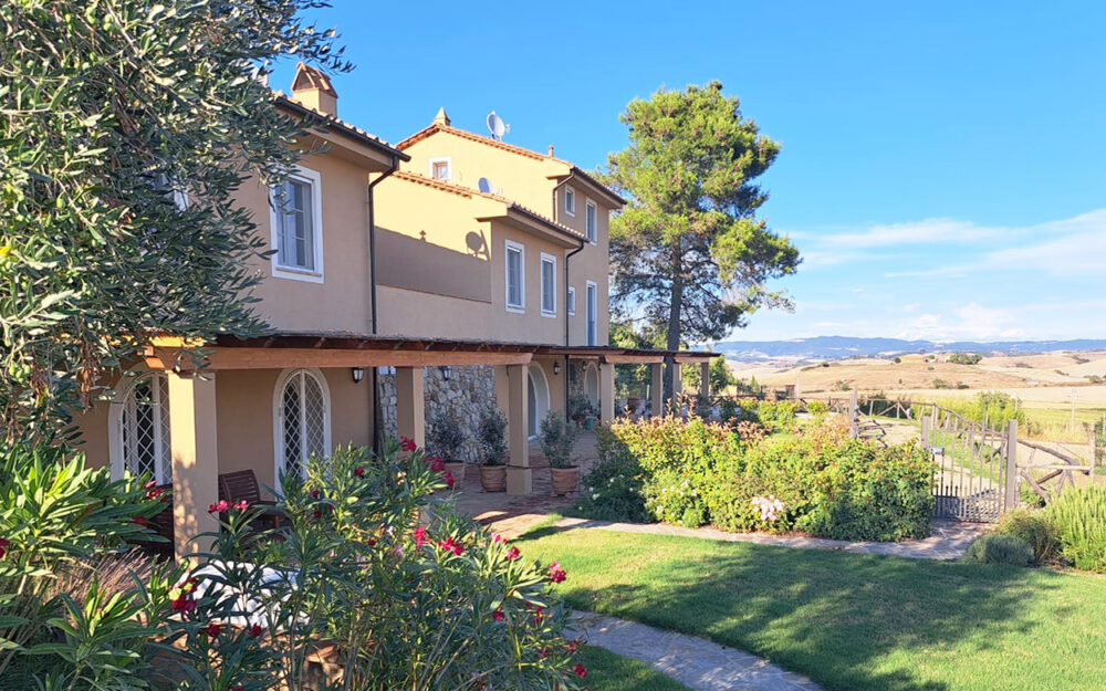 CHARMING SEMIDETACHED 2 BDR HOUSE WITH SHARED SWIMMING POOL, LAJATICO, PISA, TUSCANY