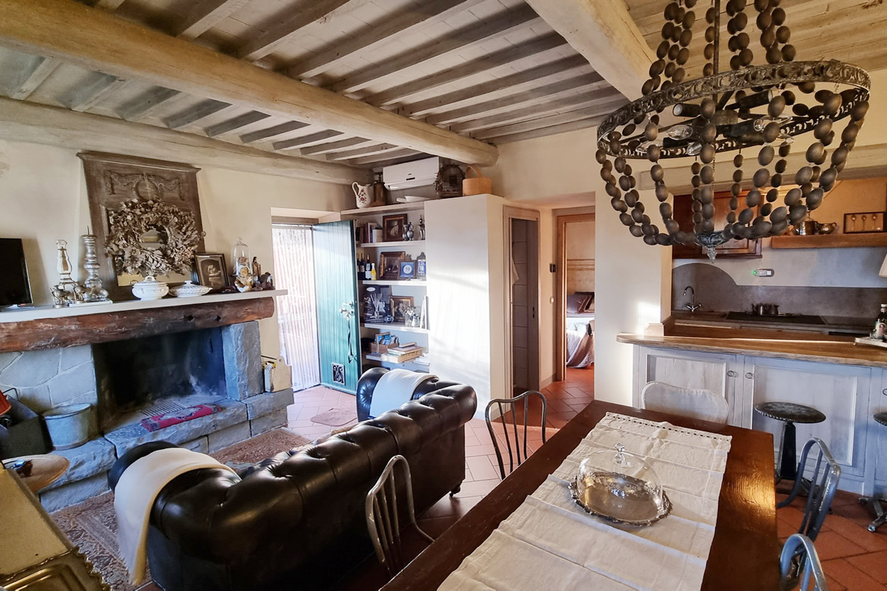 CHARMING 1+1 BDR APARTMENT WITH JACUZZI, PANORAMIC VIEWS, MASSA E COZZILE, PISTOIA, TUSCANY