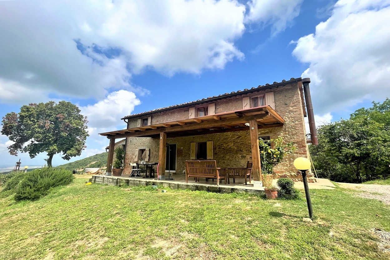 CHARMING 3 BDR FARMHOUSE, SWIMMING POOL, PANORAMIC, MONTAIONE, FLORENCE, TUSCANY