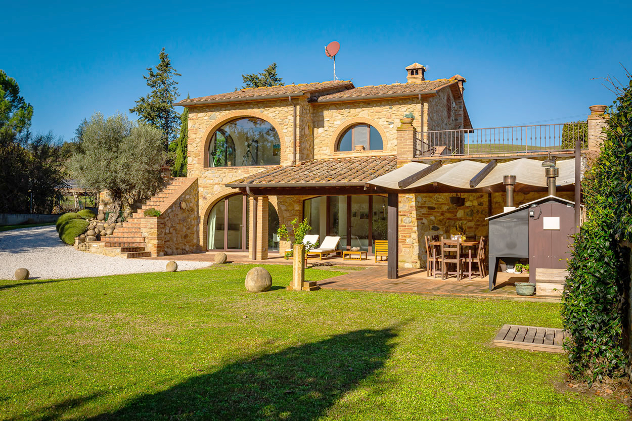UNIQUE CONTEMPORARY 2+1 BDR TUSCAN HOME WITH PANORAMIC VIEWS, VOLTERRA, PISA, TUSCANY