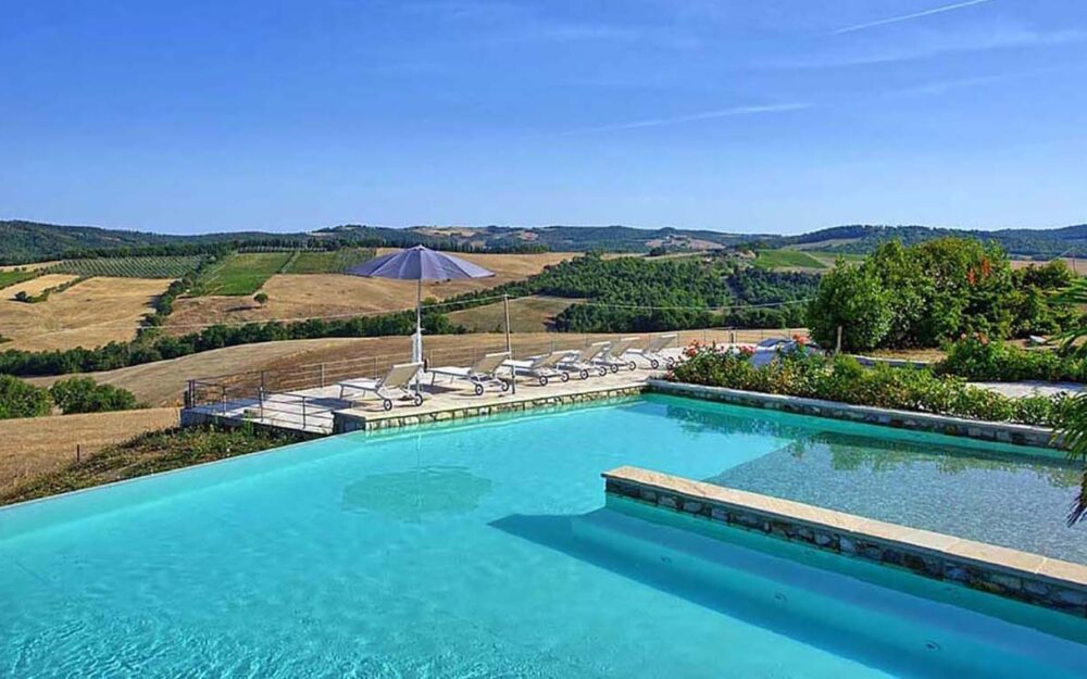 RUSTIC 2-BDR APARTMENT WITH VIEWS, GARDEN, INFINITY POOL, VOLTERRA, PISA, TUSCANY