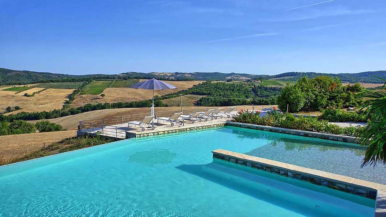 RUSTIC 2-BDR APARTMENT WITH VIEWS, GARDEN, INFINITY POOL, VOLTERRA, PISA, TUSCANY