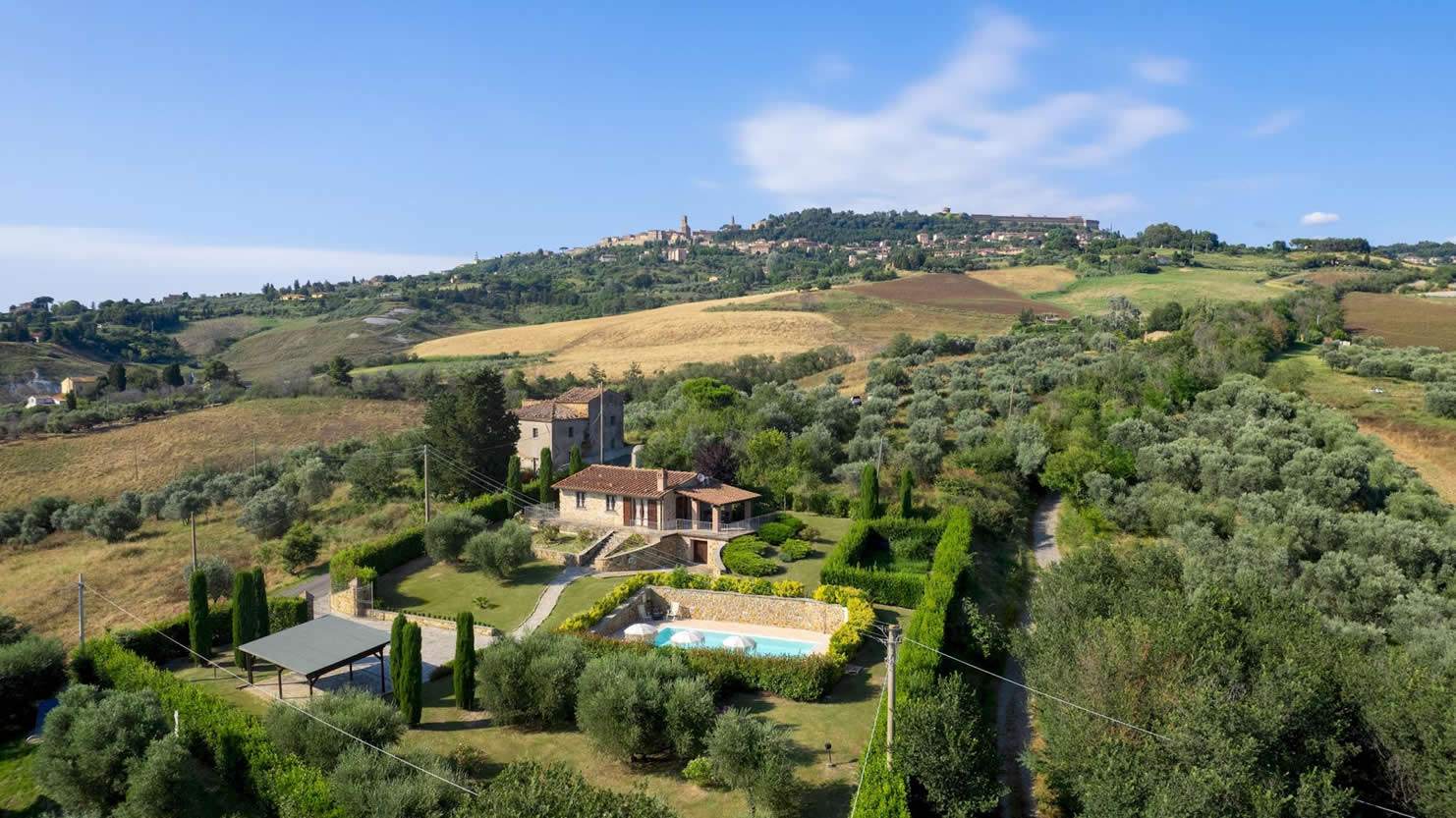 PANORAMIC 2 BDR FARMHOUSE WITH POOL IN VOLTERRA, PISA TUSCANY