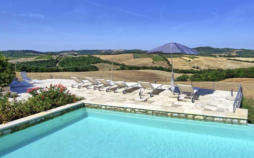 CHARMING 2 BDR APARTMENT, PRIVATE GARDEN, INFINITY POOL, VOLTERRA, PISA, TUSCANY