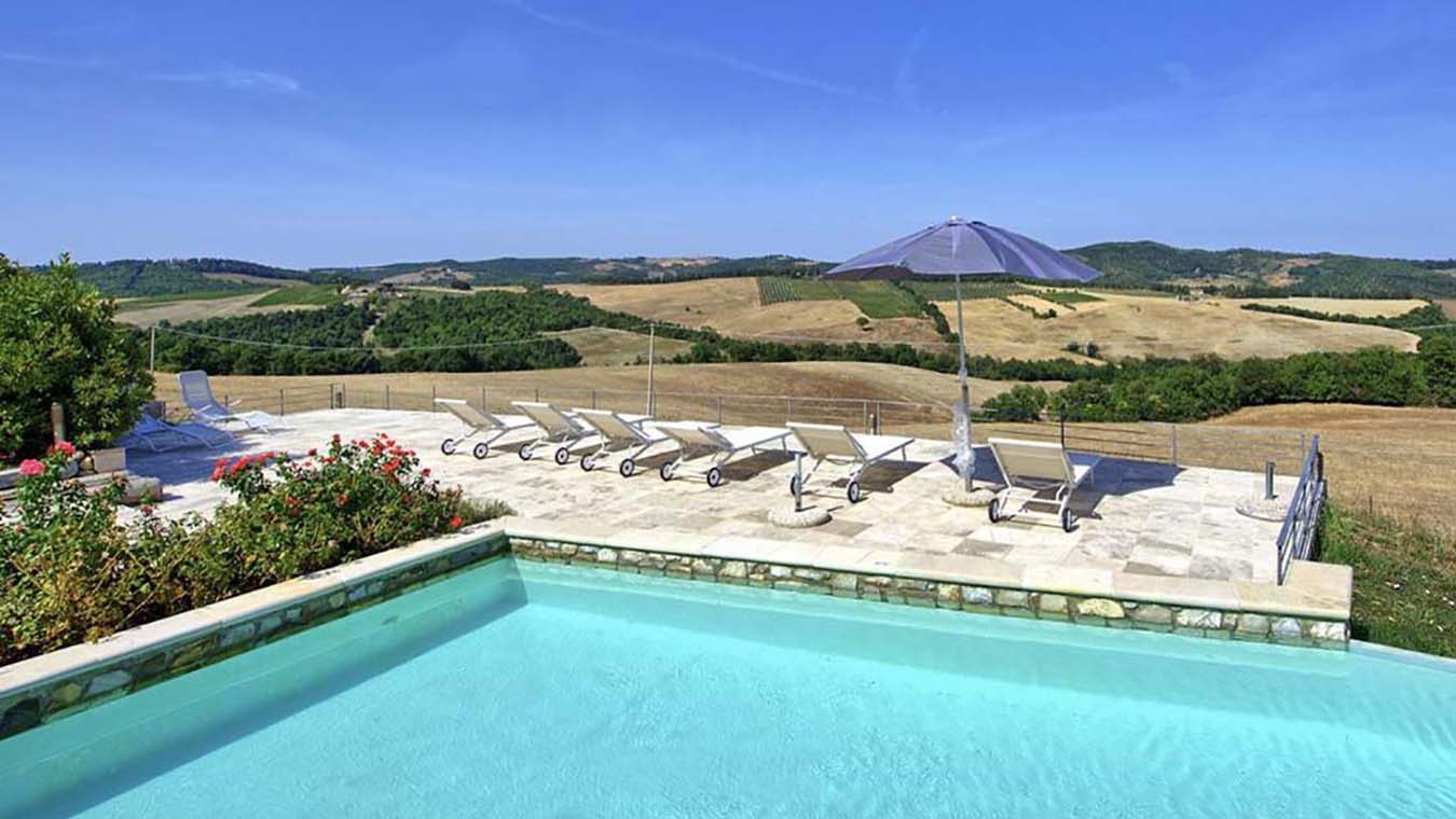 CHARMING 2 BDR APARTMENT, PRIVATE GARDEN, INFINITY POOL, VOLTERRA, PISA, TUSCANY