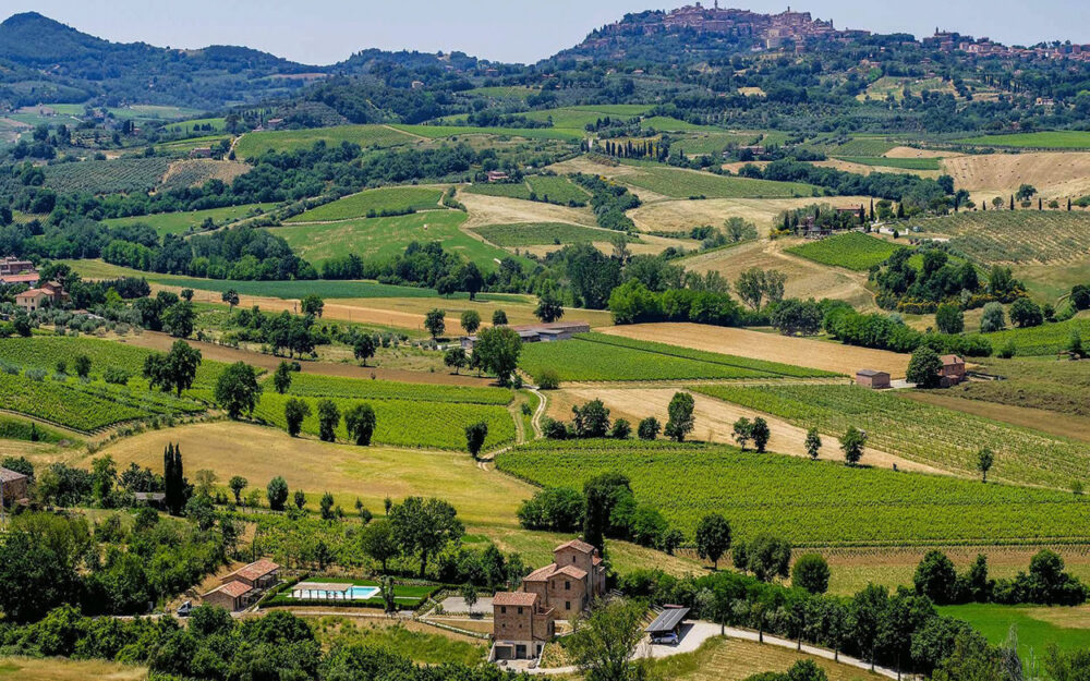 ENCHANTING 9 BDR TUSCAN ESTATE WITH PANORAMIC SWIMMING POOL, MONTEPULCIANO, SIENA, TUSCANY