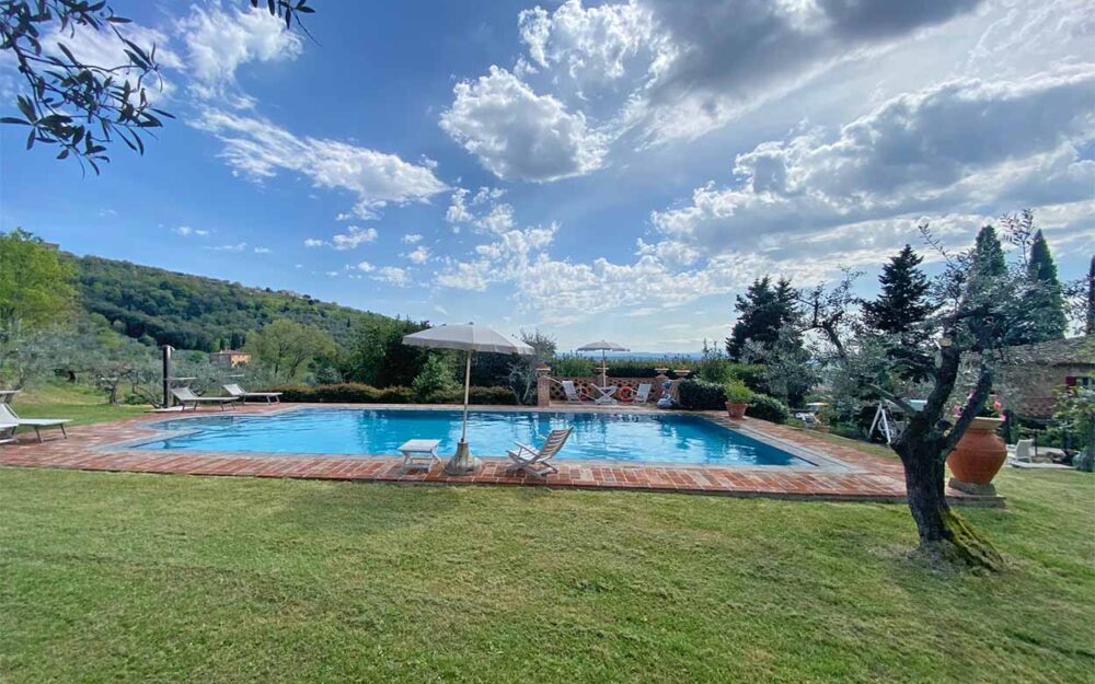 CHARMING 4 BDR COUNTRY HOUSE WITH POOL IN CASTIGLIONE FIORENTINO, AREZZO, TUSCANY