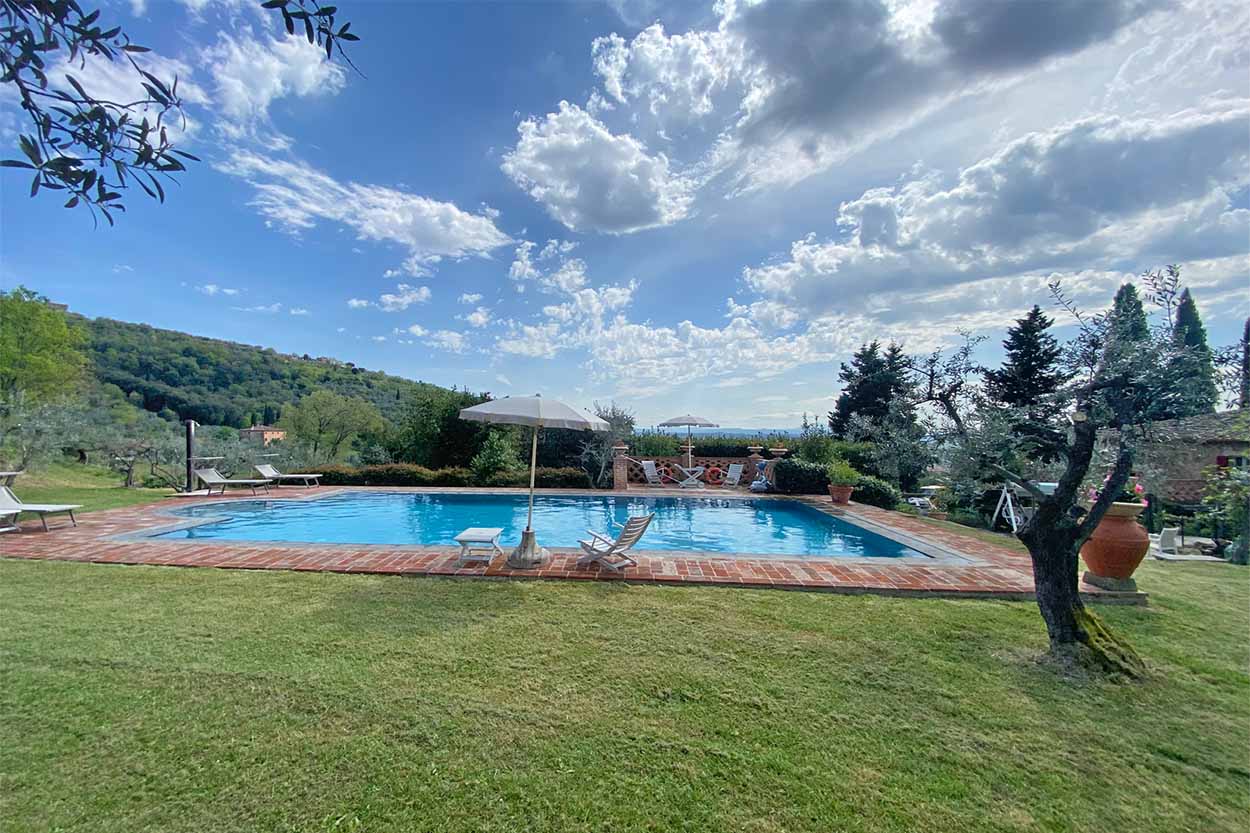 CHARMING 4 BDR COUNTRY HOUSE WITH POOL IN CASTIGLIONE FIORENTINO, AREZZO, TUSCANY