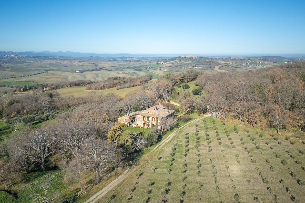 ELEGANT 8 BDR TUSCAN ESTATE WITH POOL, OLIVE GROVE, PIENZA, VAL D’ORCIA, SIENA, TUSCANY