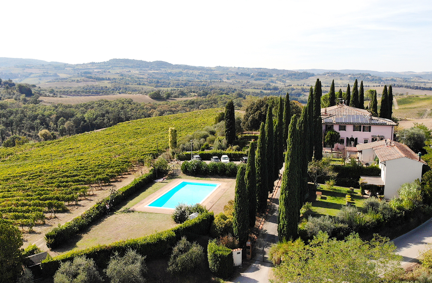 CHARMING 4 BDR SEMI DETACHED FARMHOUSE WITH SHARED POOL, SAN GIMIGNANO, SIENA, TUSCANY