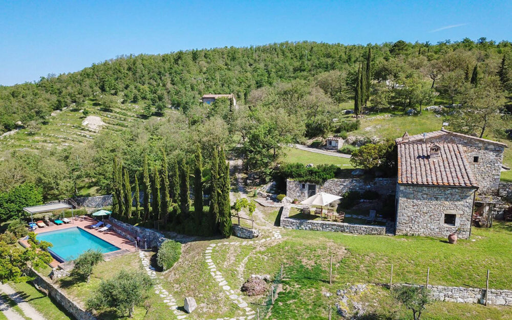 AMAZING 10 BDR FARMHOUSE, INFINITY POOL, OLIVE GROVE, VINEYARD, RADDA IN CHIANTI, SIENA, TUSCANY