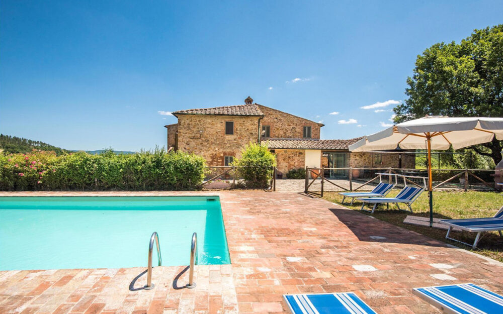 CHARMING 4 BDR FARMHOUSE WITH PRIVATE POOL AND GARDEN, RADICONDOLI, SIENA, TUSCANY