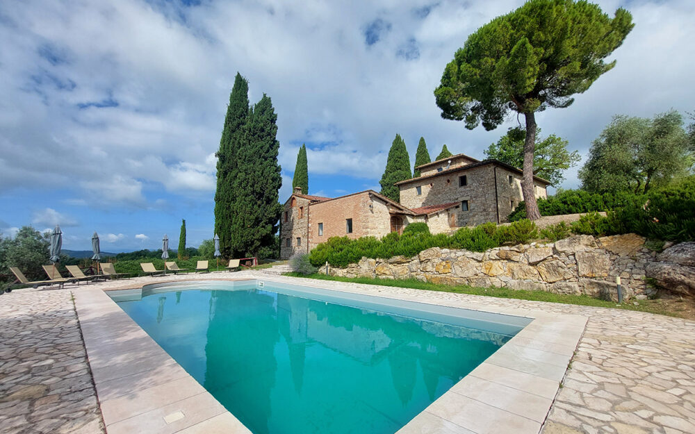 CHARMING 8 BDR FARMHOUSE WITH POOL, OLIVE GROVE, GAIOLE IN CHIANTI, SIENA, TUSCANY