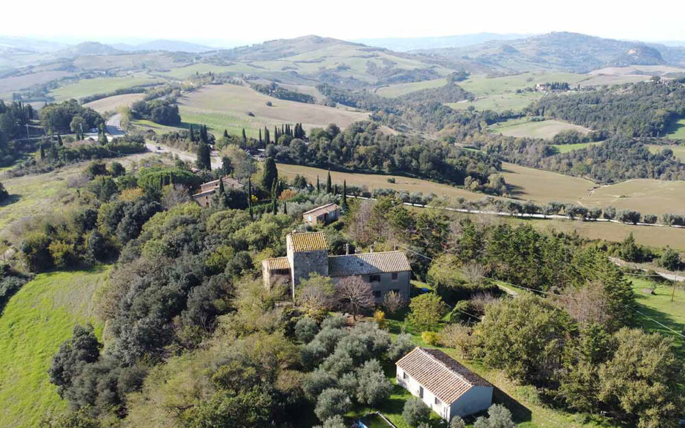 CHARMING 5 BEDROOM TUSCAN FARMHOUSE, POOL, PANORAMIC VIEWS, VOLTERRA, PISA, TUSCANY