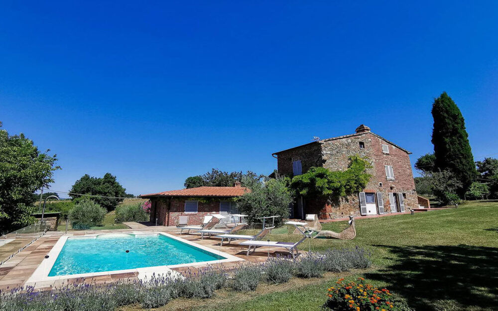 STUNNING 4 BDR FARMHOUSE WITH POOL, MARCIANO DELLA CHIANA, AREZZO, TUSCANY