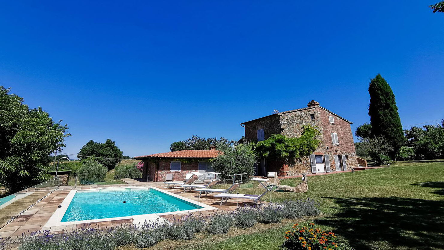 STUNNING 4 BDR FARMHOUSE WITH POOL, MARCIANO DELLA CHIANA, AREZZO, TUSCANY