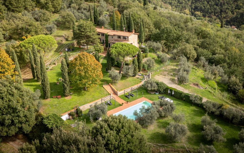 CHARMING 7 BDR FARMHOUSE, GUEST HOUSE, POOL, OLIVE GROVE, REGGELLO, FLORENCE, TUSCANY