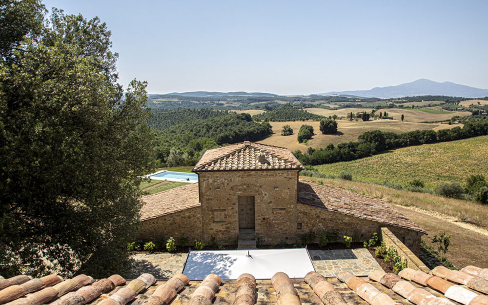 BEAUTIFUL 6 BDR FARMHOUSE, INFINITY POOL, PANORAMIC VIEWS, MONTEFOLLONICO, VAL D’ORCIA, SIENA, TUSCANY