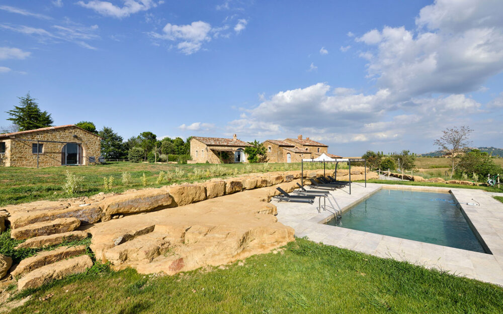 STUNNING 5 BDR FARMHOUSE WITH POOL, OLIVE GROVE, MONTEFOLLONICO, VAL D’ORCIA, SIENA, TUSCANY