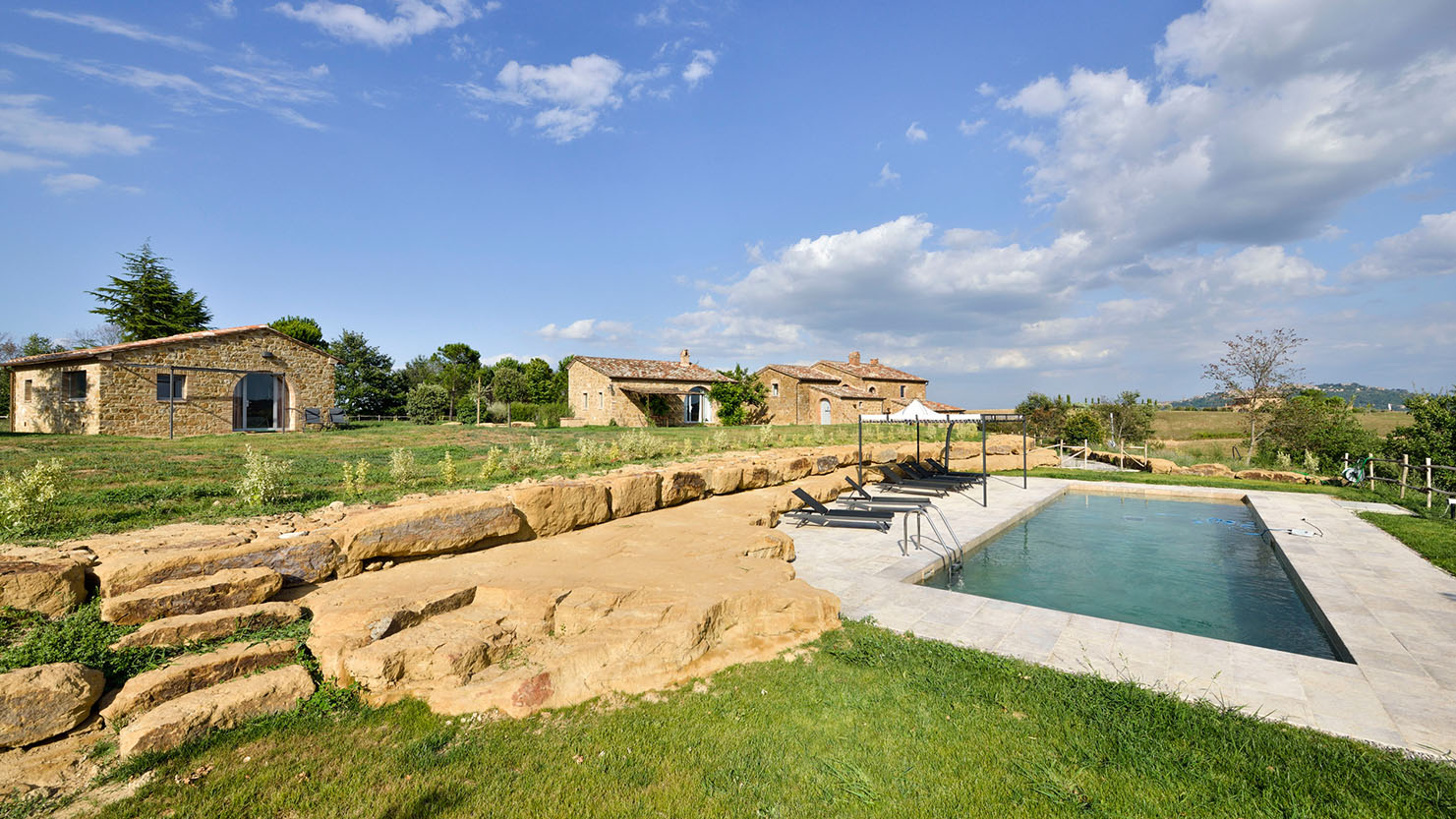 STUNNING 5 BDR FARMHOUSE WITH POOL, OLIVE GROVE, MONTEFOLLONICO, VAL D’ORCIA, SIENA, TUSCANY